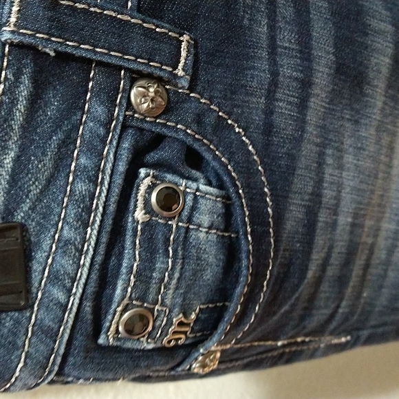 Miss Me Signature Rise Embellished Boot Cut Jeans in Dark Wash - Picture 3 of 9